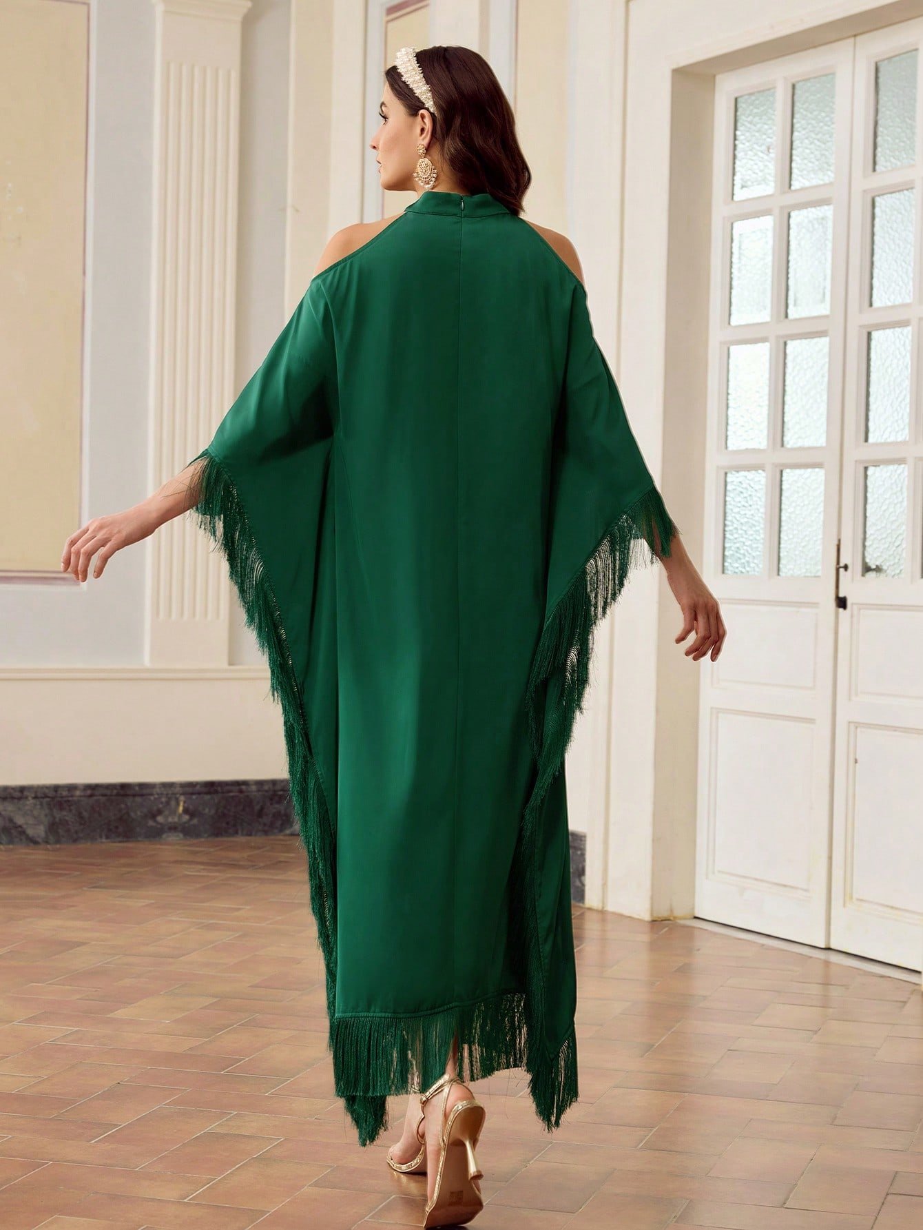 2026/01/1000037286-1.jpg ✨ فستان سهرة فاخر بلون أخضر زمردي – أناقة ملكية لافتة ✨